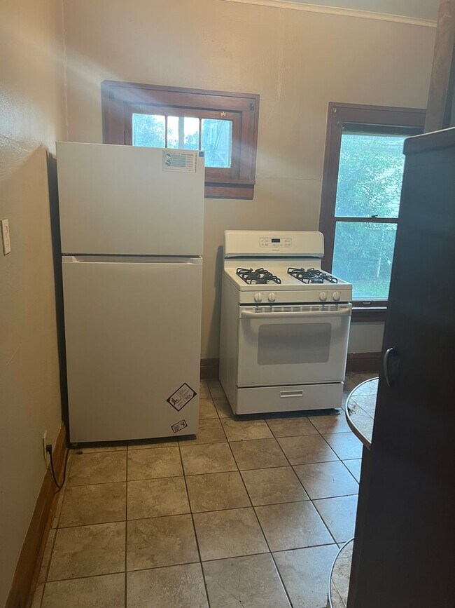 Building Photo - Cozy 3 bedroom house in Central Sioux Falls