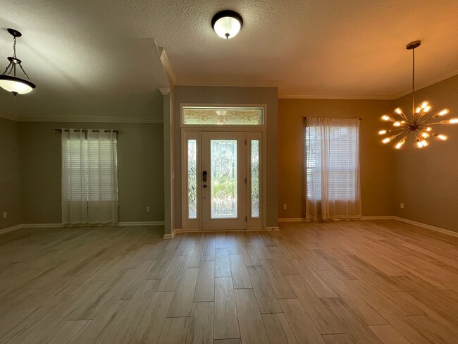 Building Photo - 3/2 IN OAKPOINT @ OAKLEAF PLANTATION