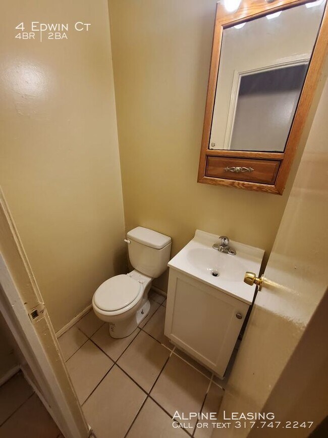 Building Photo - Eagledale/Westside 4BR/1.5BA House!