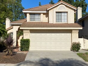 2033 Clearwater Pl