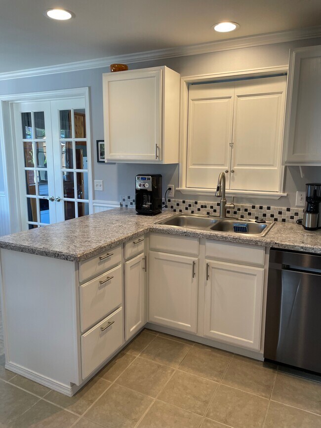 Foto del edificio - 317 E 13th St