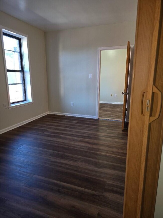 Foto del edificio - 1 bedroom in Brooklyn NY 11216