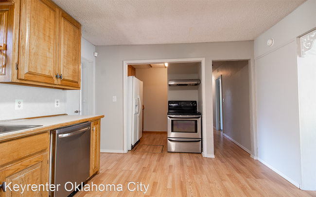 Building Photo - 4 br, 2 bath House - 2208 N Henney Rd