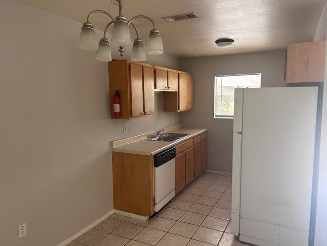 Building Photo - 50037 Kevin Dr