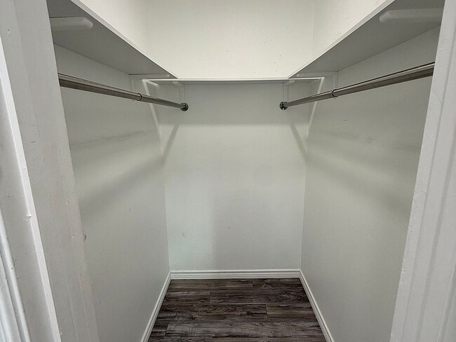 Building Photo - Fully remodeled