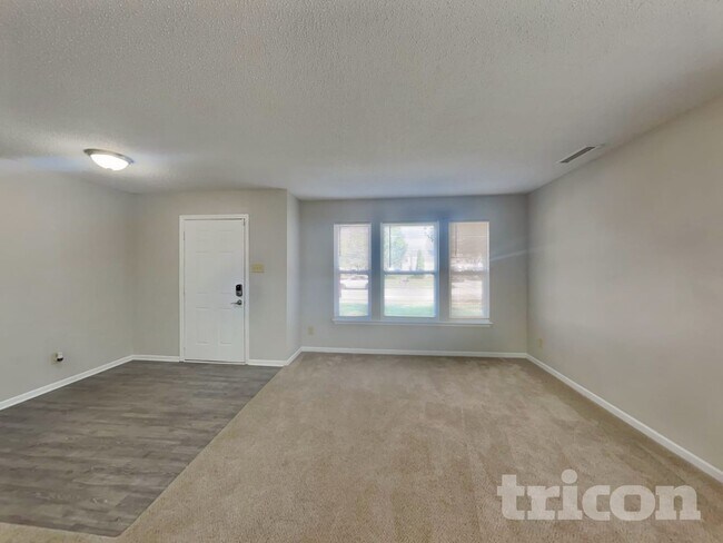 Building Photo - 9899 Olympic Cir