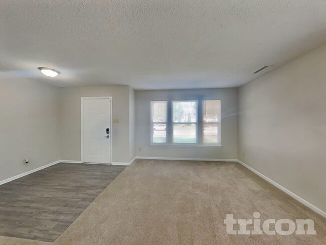 Foto del edificio - 9899 Olympic Cir