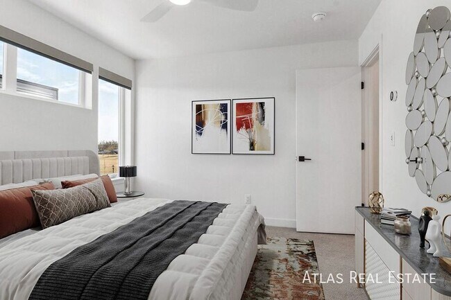 Foto del edificio - 240 Osiander St