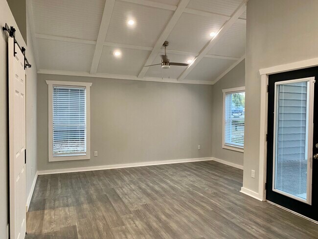 Foto del edificio - 6608 N Taliaferro Ave