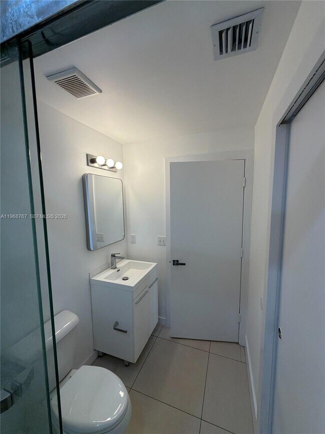 Foto del edificio - 829 SW 18th Ave