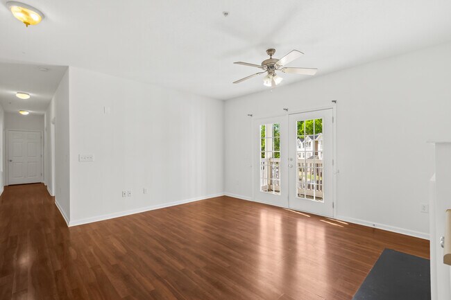 Foto del edificio - 622 McKenna Cir