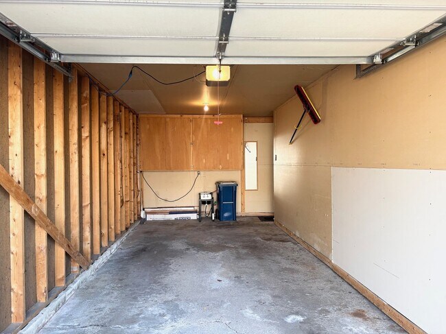 Building Photo - 6269 Magda Dr