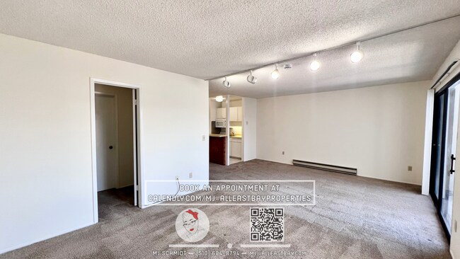 Foto del edificio - Sunny Top Floor Studio with amazing water ...