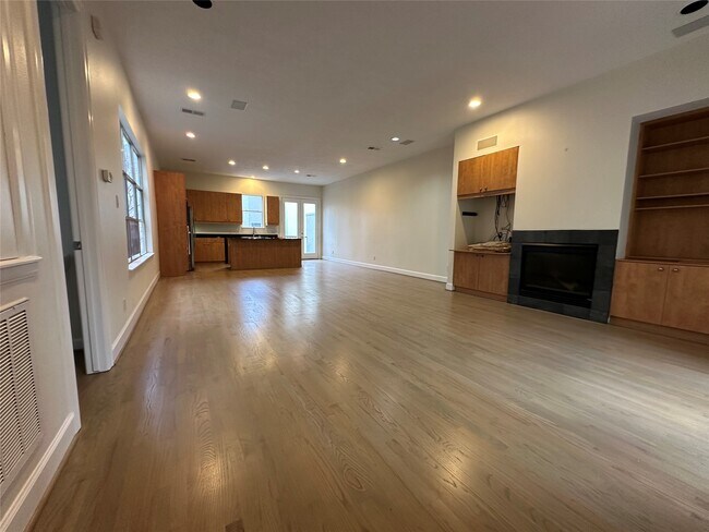 Foto del edificio - 2713 Crawford St