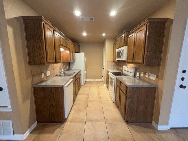 Building Photo - 5508 Aquarius Dr
