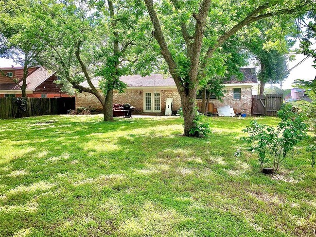 Building Photo - 1610 2nd St