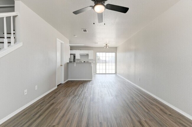 Foto del edificio - AVAILABLE NOW; APPLY AT OUR WEBSITE TODAY!!