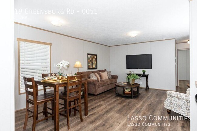 Foto del edificio - 2319 Greensburg Rd
