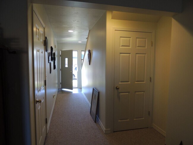 Building Photo - 3301 Laredo Dr