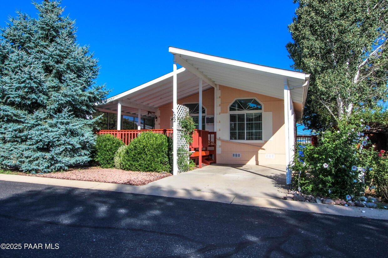 Foto principal - 2851 Smoke Tree Ln
