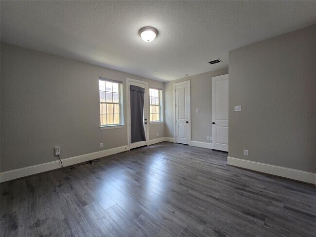 Foto del edificio - 11918 Stirling Row Ln