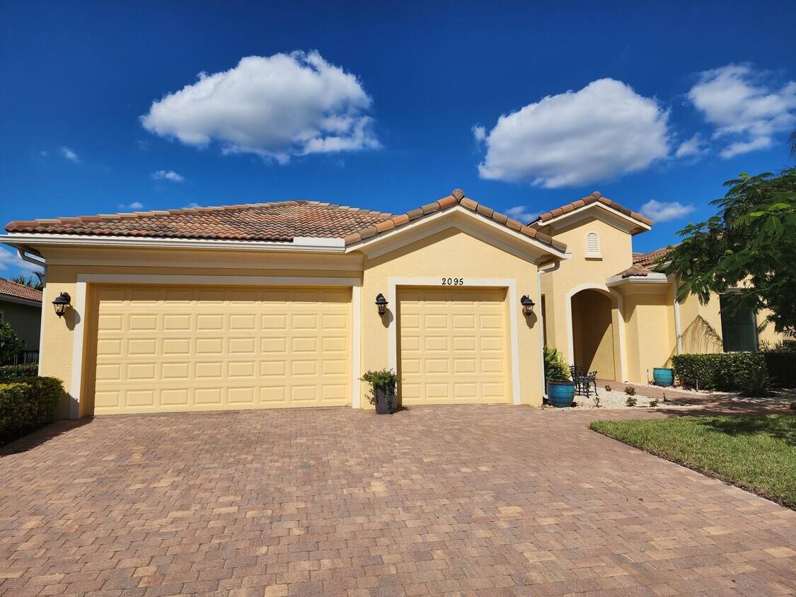 Foto principal - 2095 NW Diamond Creek Way