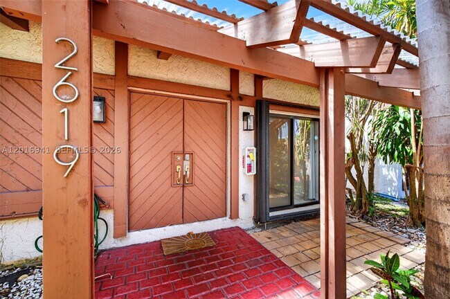 Foto del edificio - 2619 Parkview Dr S