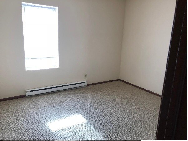 Building Photo - 1802 Chandler Rd W