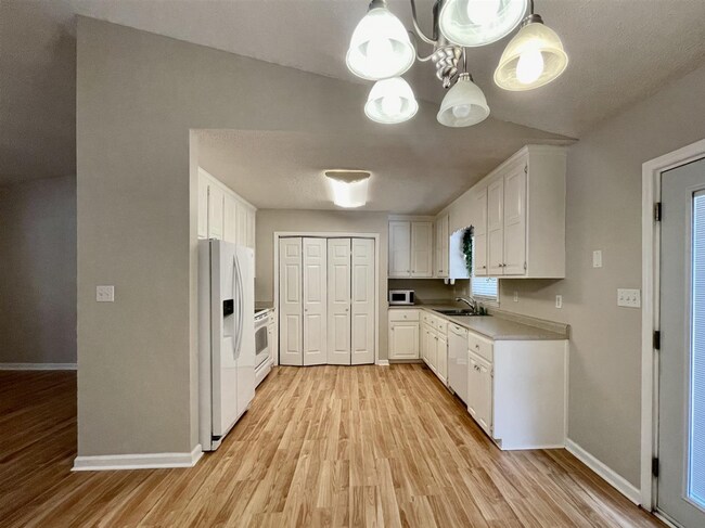 Building Photo - 5 Winchester Rd