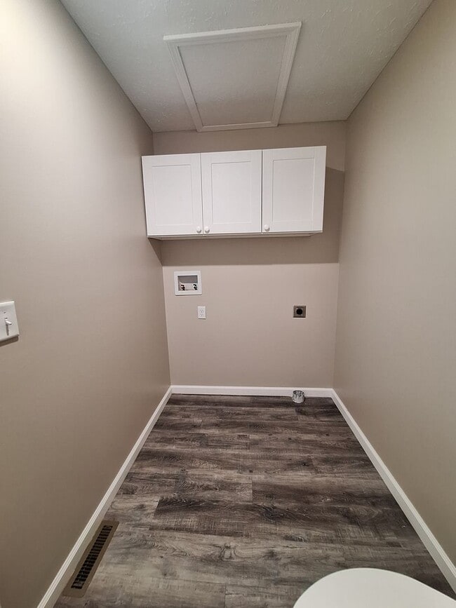 Building Photo - 2 bedroom apartment