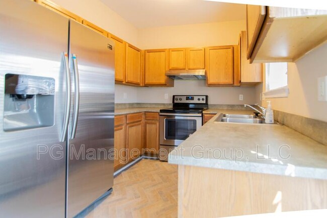 Foto del edificio - 3109 Nevin Pl Dr