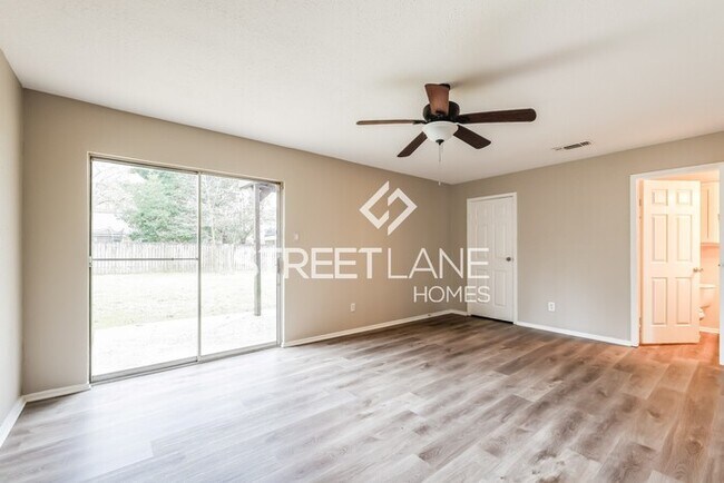 Foto del edificio - Spacious 4 bedroom home in Kingwood!