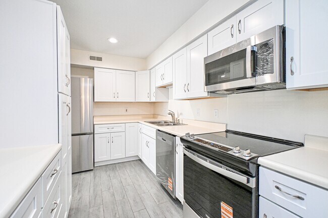 Foto del edificio - 3021 Stratford Ct