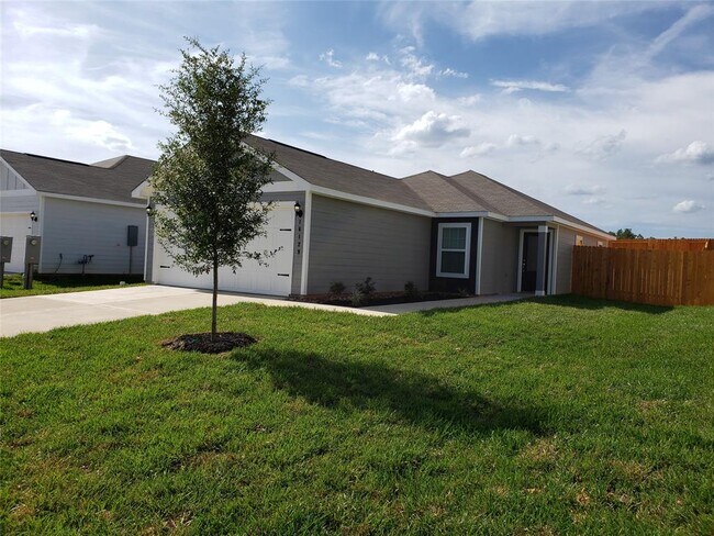 Building Photo - 16129 Sugar Fls Dr