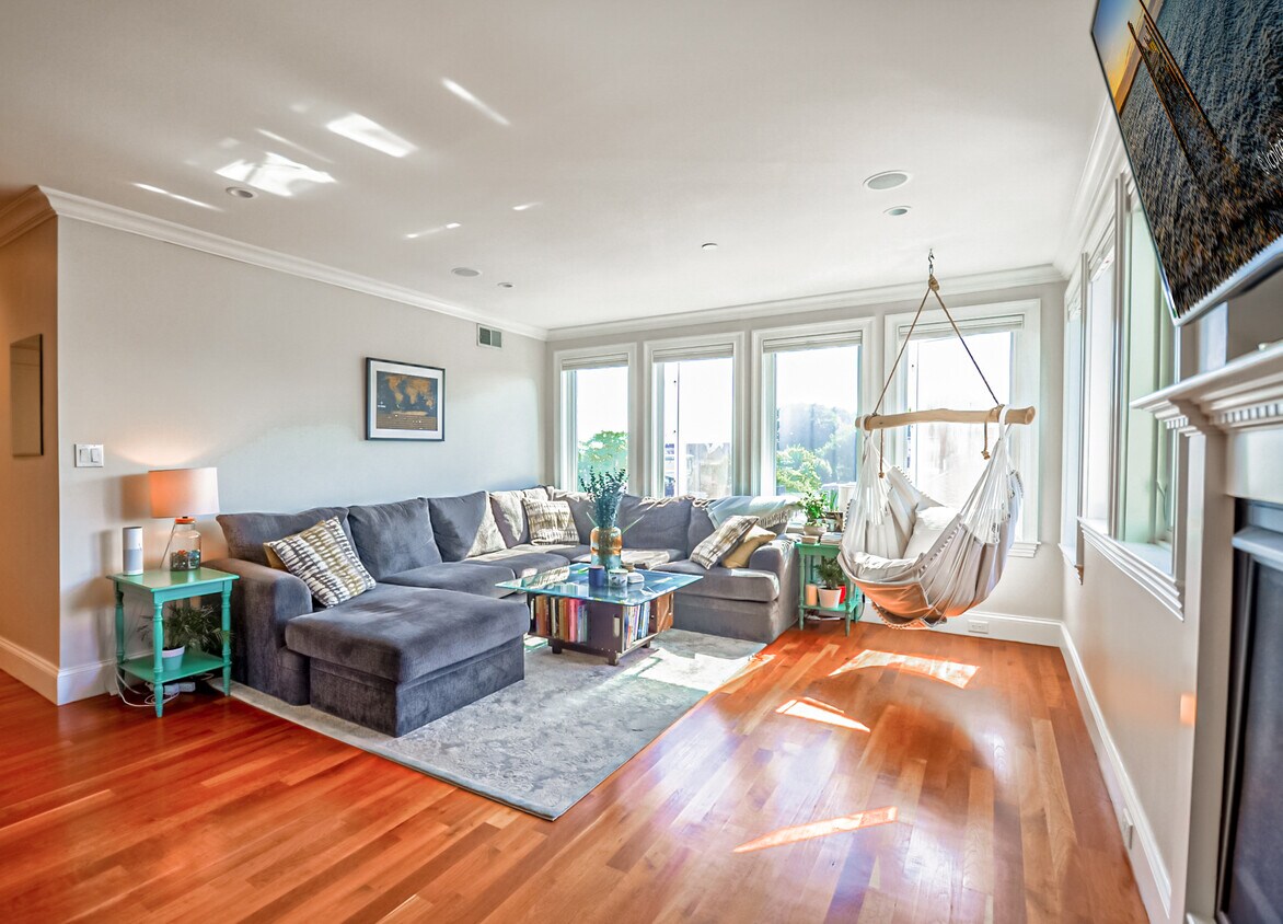 Primary Photo - 49 L St