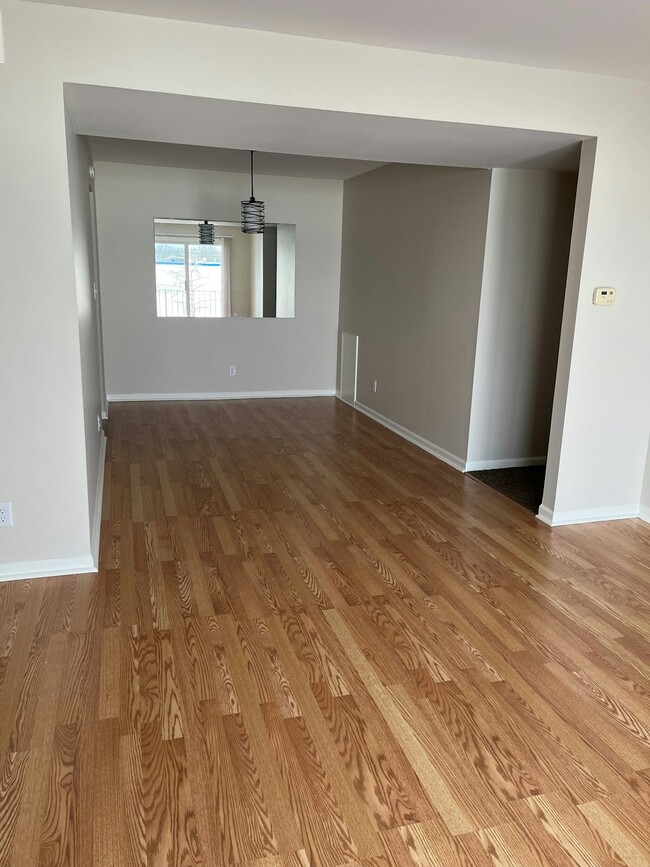 Foto del edificio - 201 Provincial Ct