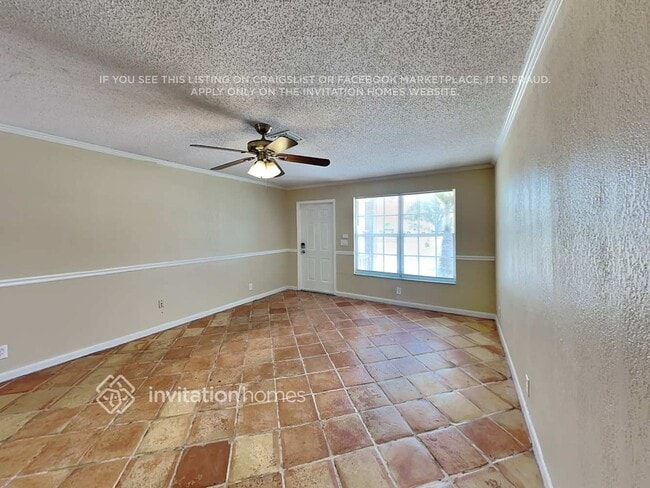 Foto del edificio - 3635 N Mountain Dr