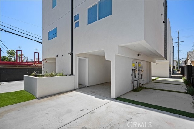 Building Photo - 5214 Auckland Ave