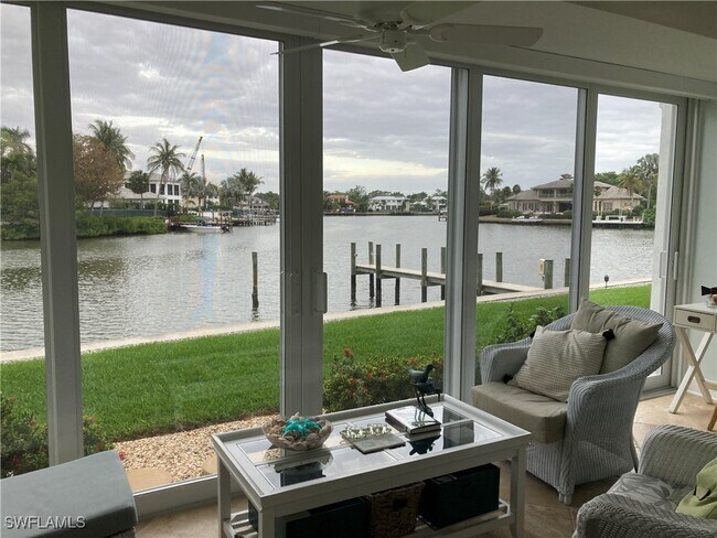 Foto del edificio - 1910 Gulf Shore Blvd N