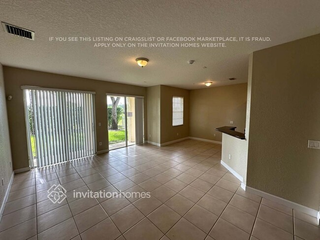 Building Photo - 10469 Galleria St