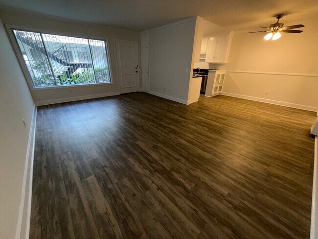 Foto del edificio - 1631 Barry Ave