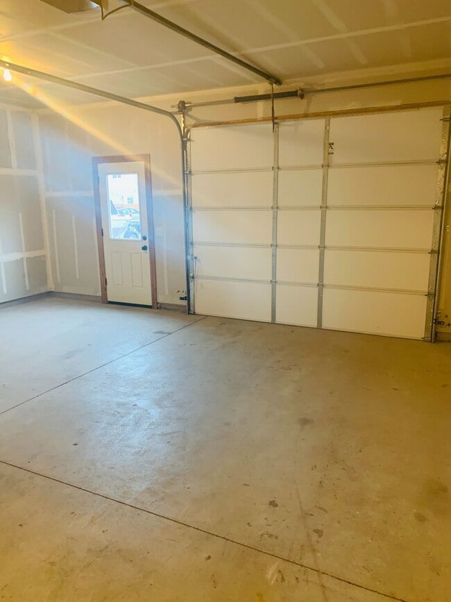 Building Photo - 4404 Deveraux Pl