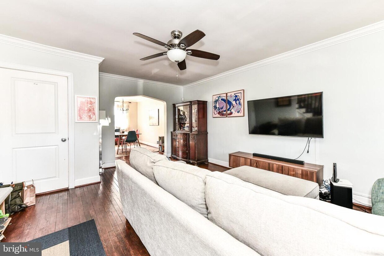 Foto principal - 429 21st St NE