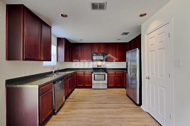 Building Photo - 455 Dolly Dr