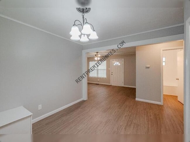 Building Photo - 2208 Coors Dr