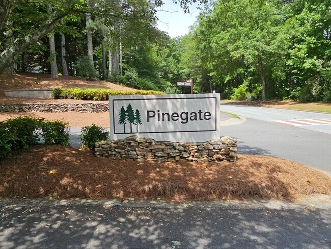 Foto del edificio - Perfect Peachtree City Location, 4 Bedroom...