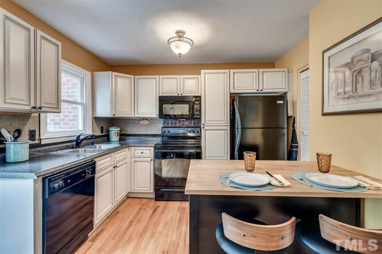 371 A Umstead Drive, Chapel Hill, NC 27516 Townhome Rentals in Chapel Hill NC