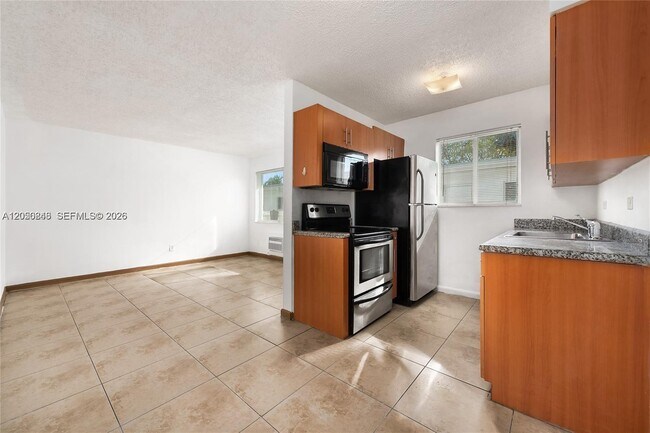 Building Photo - 932 Moffett St