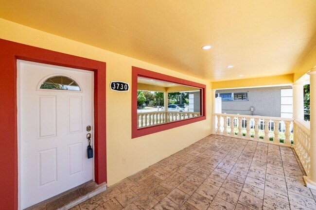 Foto del edificio - 3730 NE 13th Ter