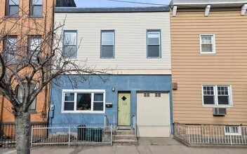 Building Photo - 108 Lincoln St